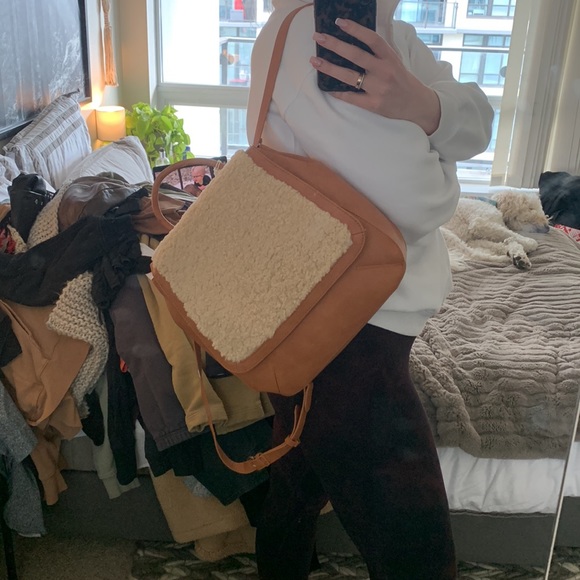 Fuzzy backpack - Picture 4 of 4